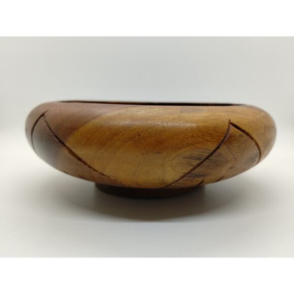 Vintage Hand Carved Wooden Salad Decorative Bowl 7 Inches Wide - Fish Design - Picture 2 of 4